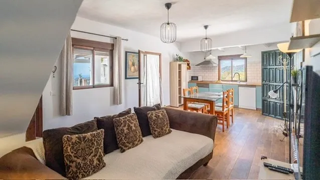 Open-plan living room, dining area and kitchen